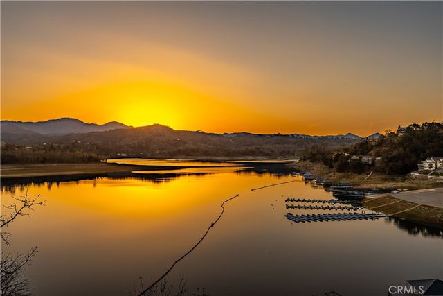 8214 Bass Point Road, Bradley, CA 93426