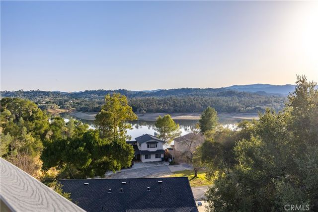 8214 Bass Point Road, Bradley, CA 93426