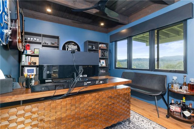 8214 Bass Point Road, Bradley, CA 93426