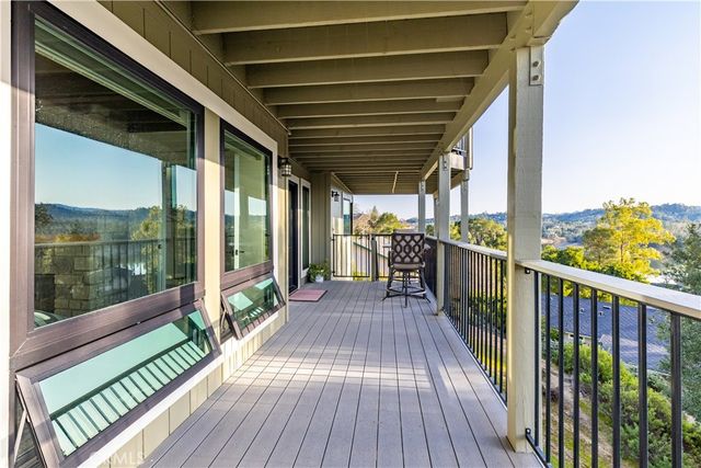 8214 Bass Point Road, Bradley, CA 93426