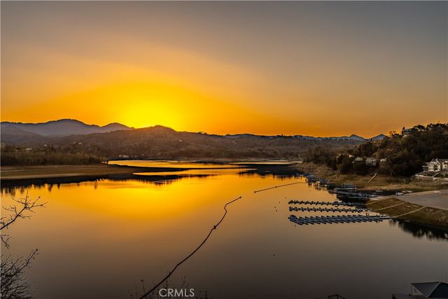 8214 Bass Point Road, Bradley, CA 93426