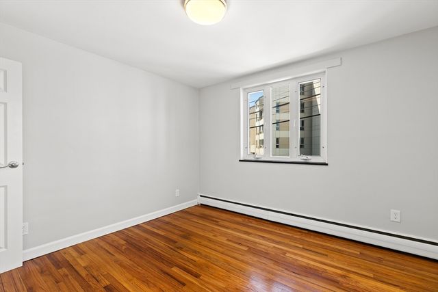 121 Warren St 4, Watertown, MA 02472