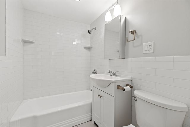 121 Warren St 4, Watertown, MA 02472