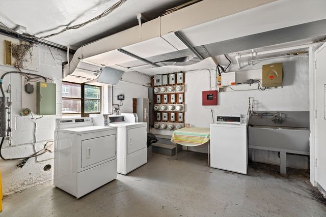 121 Warren St 4, Watertown, MA 02472