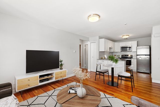 121 Warren St 4, Watertown, MA 02472