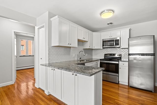 121 Warren St 4, Watertown, MA 02472