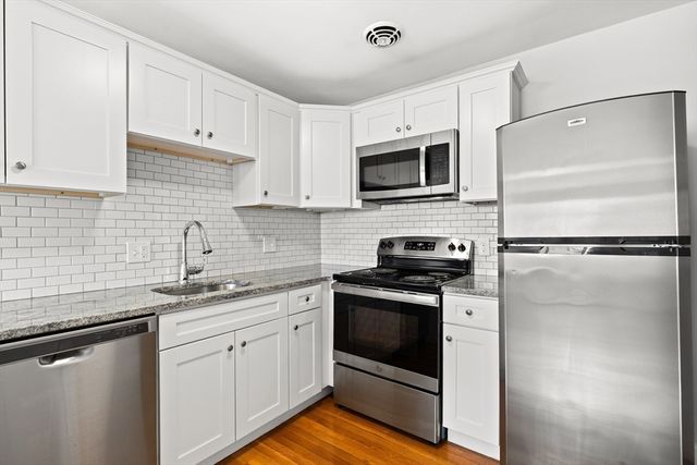 121 Warren St 4, Watertown, MA 02472