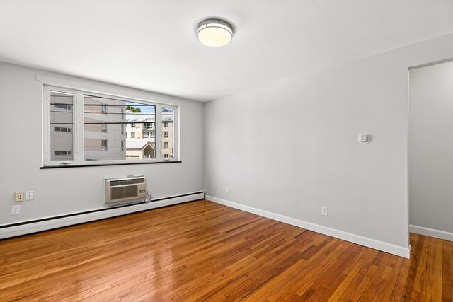 121 Warren St 4, Watertown, MA 02472