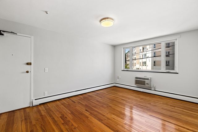 121 Warren St 4, Watertown, MA 02472