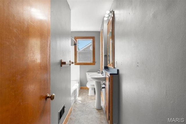 306 W 8th Street, Washington, MO 63090