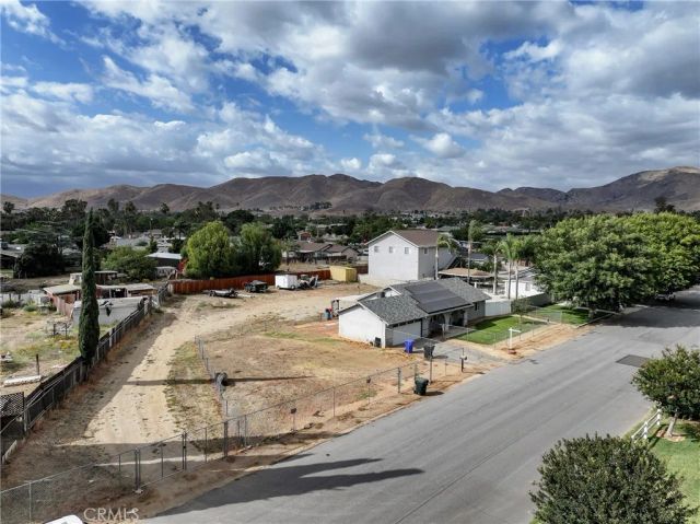 8979 Bold Ruler, Jurupa Valley, CA 92509
