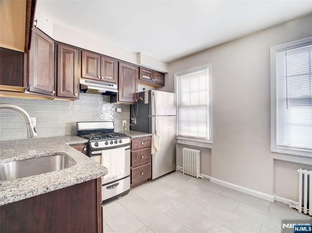 251 Elmwood Avenue C, Maplewood, NJ 07040