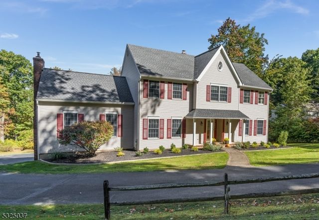 73 Old Mountain Rd, Clinton Twp., NJ 08833