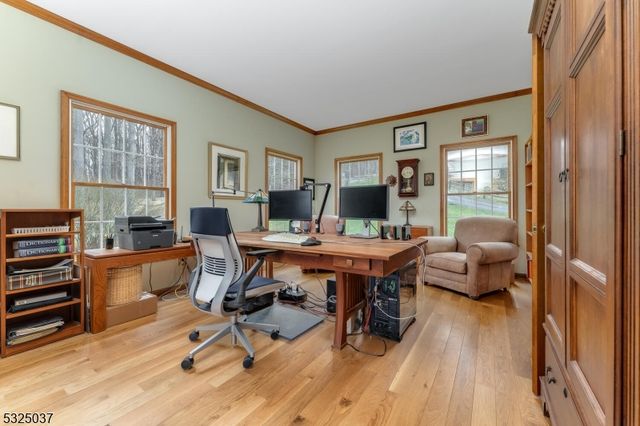 73 Old Mountain Rd, Clinton Twp., NJ 08833