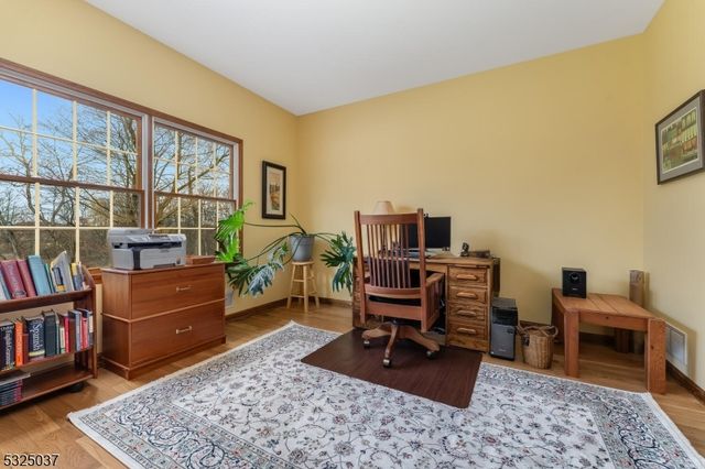 73 Old Mountain Rd, Clinton Twp., NJ 08833