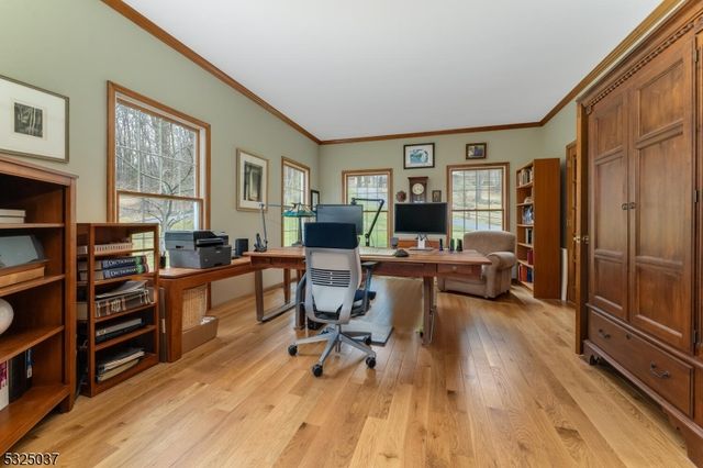 73 Old Mountain Rd, Clinton Twp., NJ 08833