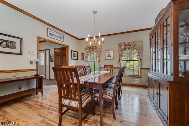 73 Old Mountain Rd, Clinton Twp., NJ 08833