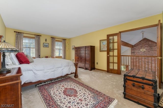 73 Old Mountain Rd, Clinton Twp., NJ 08833