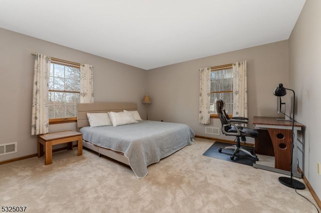 73 Old Mountain Rd, Clinton Twp., NJ 08833