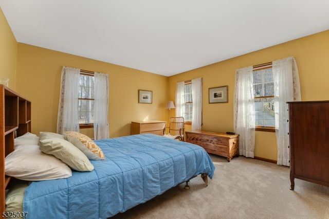 73 Old Mountain Rd, Clinton Twp., NJ 08833