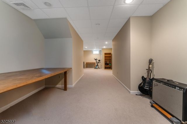 73 Old Mountain Rd, Clinton Twp., NJ 08833