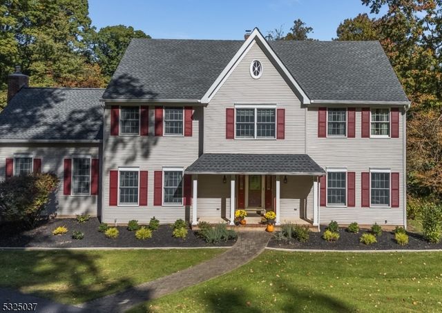 73 Old Mountain Rd, Clinton Twp., NJ 08833