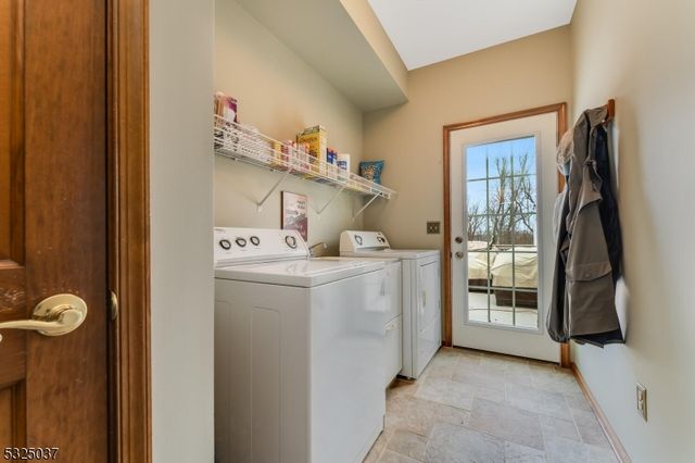 73 Old Mountain Rd, Clinton Twp., NJ 08833