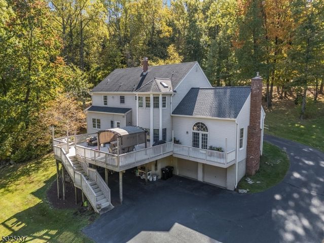 73 Old Mountain Rd, Clinton Twp., NJ 08833
