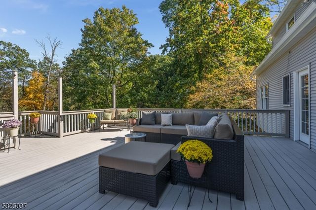 73 Old Mountain Rd, Clinton Twp., NJ 08833