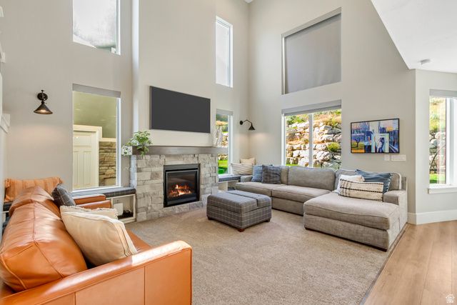230 E VISTA WAY, North Salt Lake, UT 84054