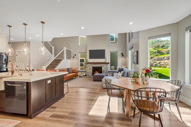 230 E VISTA WAY, North Salt Lake, UT 84054