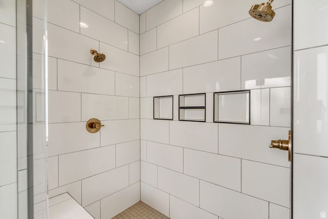 230 E VISTA WAY, North Salt Lake, UT 84054