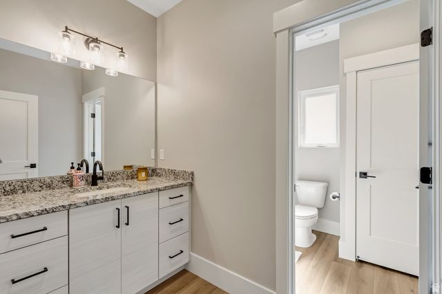 230 E VISTA WAY, North Salt Lake, UT 84054