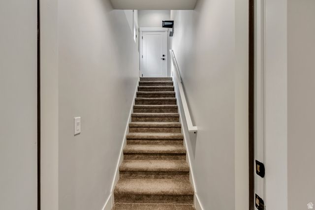 230 E VISTA WAY, North Salt Lake, UT 84054