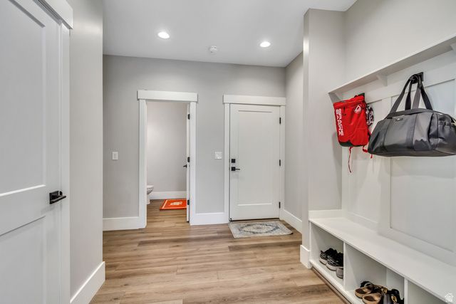 230 E VISTA WAY, North Salt Lake, UT 84054