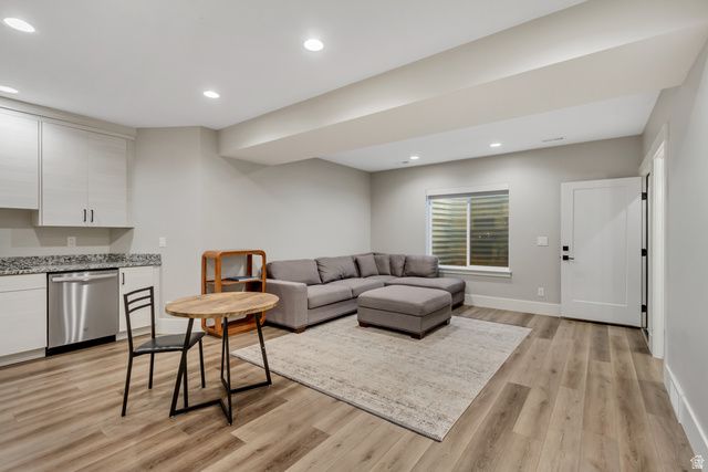 230 E VISTA WAY, North Salt Lake, UT 84054