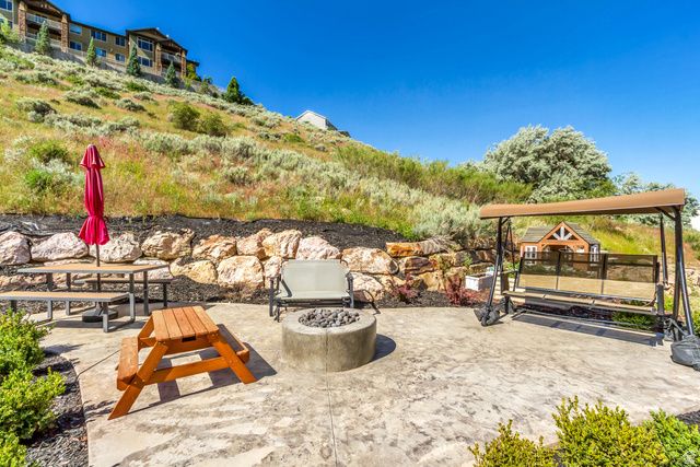 230 E VISTA WAY, North Salt Lake, UT 84054