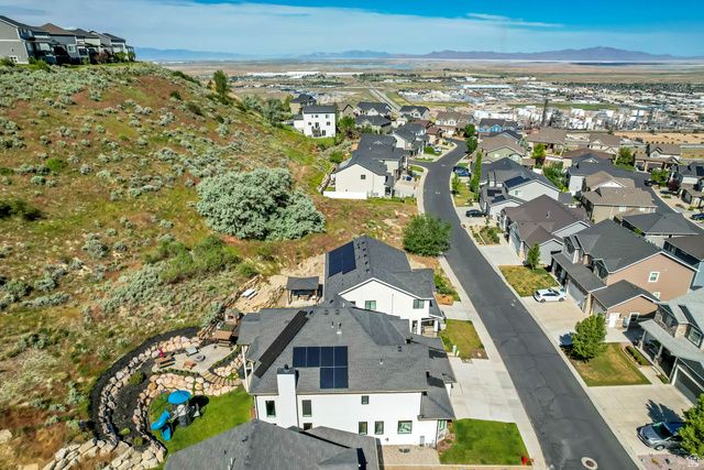 230 E VISTA WAY, North Salt Lake, UT 84054