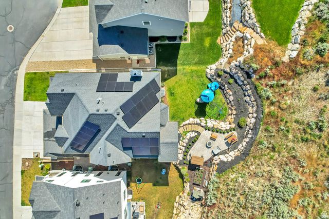 230 E VISTA WAY, North Salt Lake, UT 84054