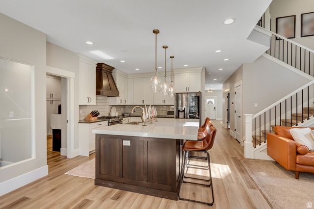 230 E VISTA WAY, North Salt Lake, UT 84054