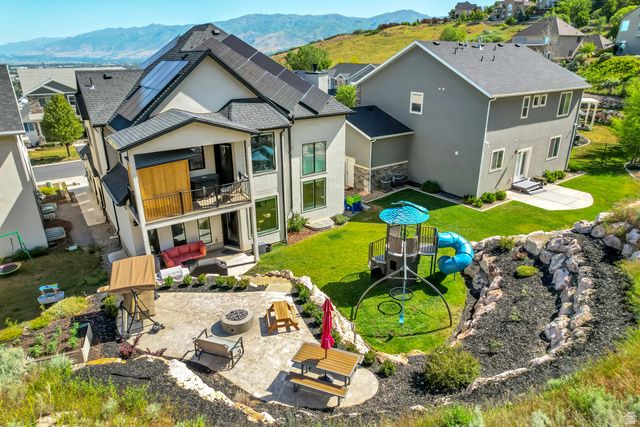 230 E VISTA WAY, North Salt Lake, UT 84054