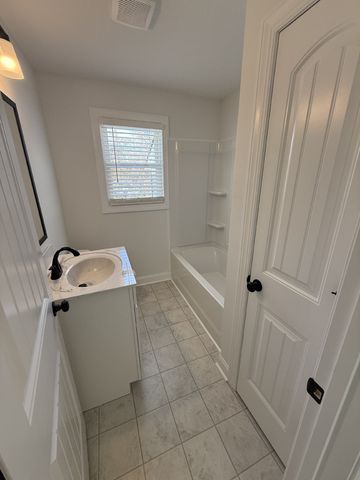 15 Maple St, Clarksville, TN 37042