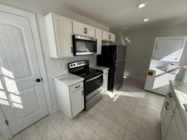 15 Maple St, Clarksville, TN 37042