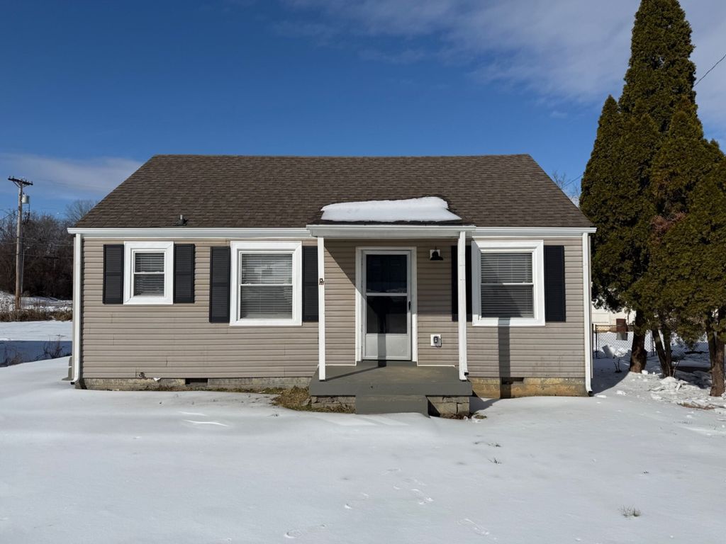 15 Maple St, Clarksville, TN 37042