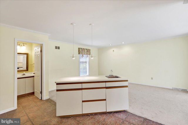 1914 MEADOW LN, Wyomissing, PA 19610