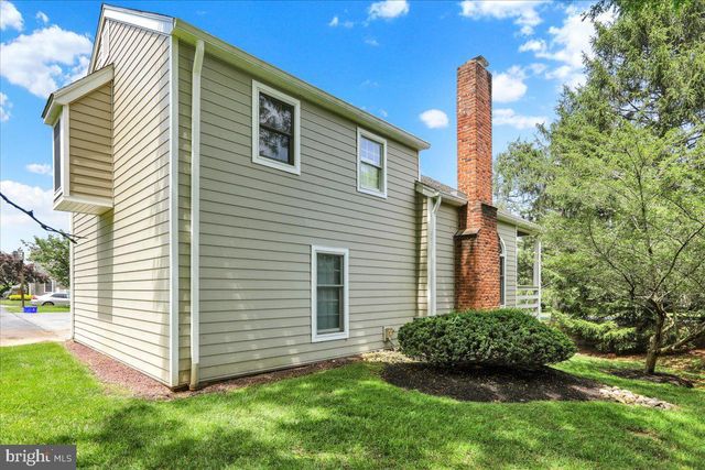 1914 MEADOW LN, Wyomissing, PA 19610