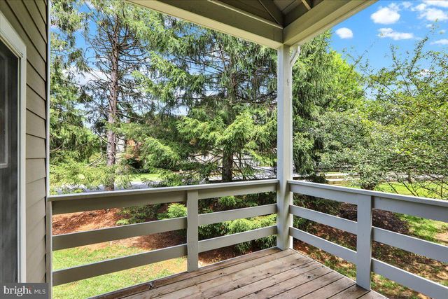 1914 MEADOW LN, Wyomissing, PA 19610
