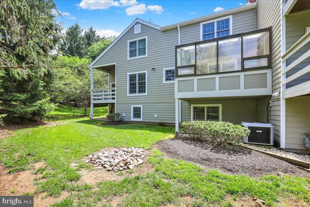 1914 MEADOW LN, Wyomissing, PA 19610