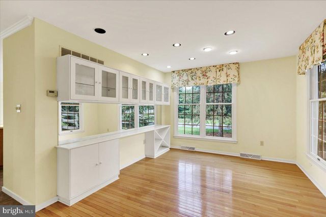 1914 MEADOW LN, Wyomissing, PA 19610