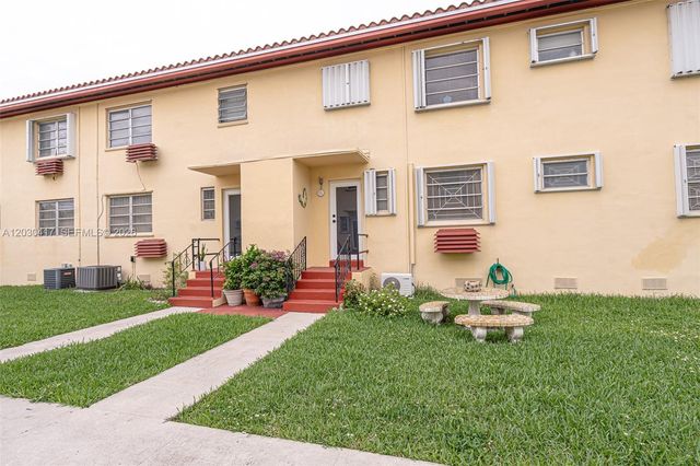 637 SW 11th St 6W, Miami, FL 33129
